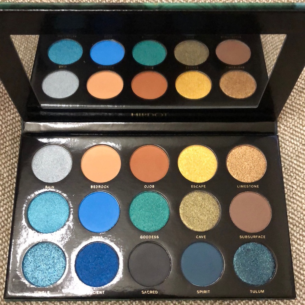 Hipdot Cenote pressed eyeshadow palette